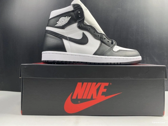 HYPE 555088-010 Air Black White Retro Jordan (2014) 1 0809